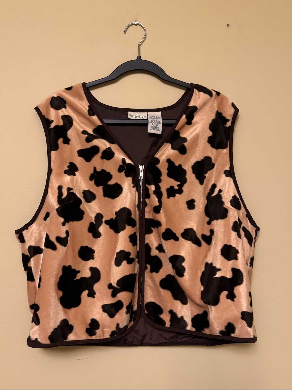 White Stag Pink Cow Print Zip-Front Sleeveless Vest